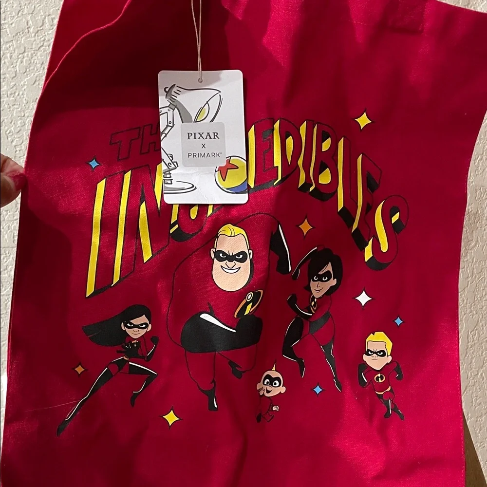 NWT Primark Superhero Kids Authentic Pixar THE INCREDIBLES- Red, Yellow, & Black